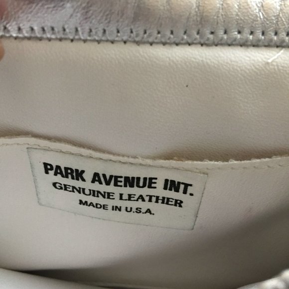 Park Ave Int. Vintage Crossbody Bag - Picture 8 of 10